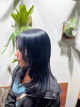 セミロング カラー ISUTA所属・松原 樹里のヘアスタイル