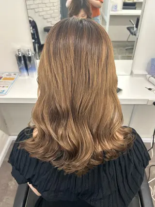 ミディアム ayari🌸 西梅田のヘアスタイル