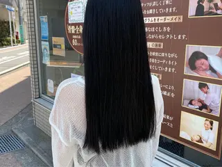 ロング カラー 袴田 菜緒のヘアスタイル