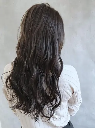 ロング カラー MOU namba ムウナンバのヘアスタイル