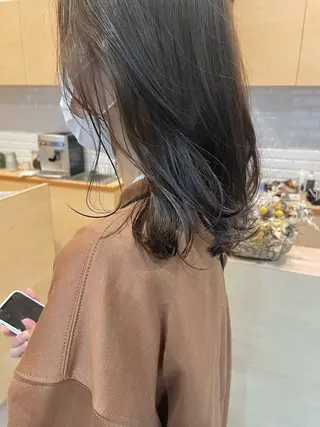 ミディアム LORO.hairmake&spa所属・山﨑 ひよりのヘアスタイル