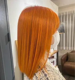 セミロング カラー 梅田ハイトーン チダ ヒナノのヘアスタイル