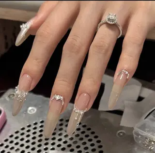 ネイル R nailsalon所属・Rネルサイン よ よのネイルデザイン