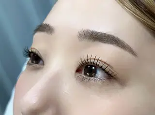 マツエク・マツパ miel Beauty Salon所属・YUI .の眉毛・アイブロウイメージ