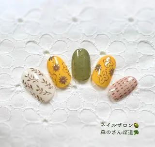 ネイル 森のさんぽ道所属・ショートネイル 森のさんぽ道のネイルデザイン
