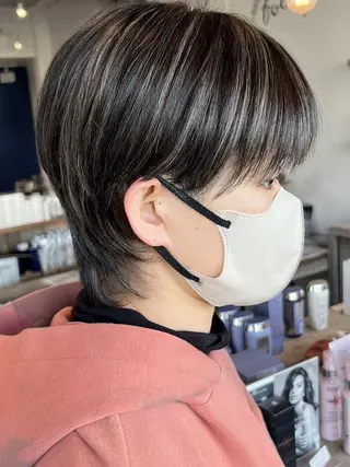 ショート カラー 岸下 理緒のヘアスタイル