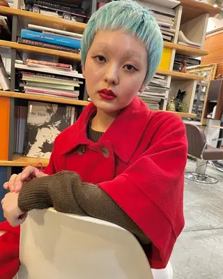 ショート カラー BRIDGE所属・透明感カラー/パーマ hitomiのヘアスタイル