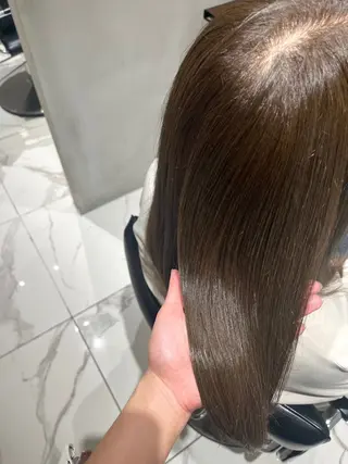 セミロング カラー ゆあ♡ 髪質改善×美髪矯正のヘアスタイル