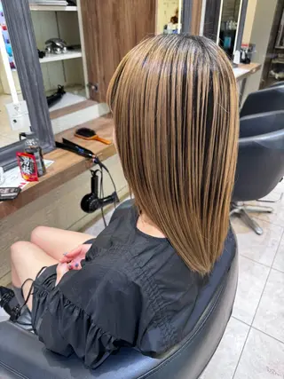 ミディアム 🐺ウルフ× ハイトーン🐺MOEのヘアスタイル