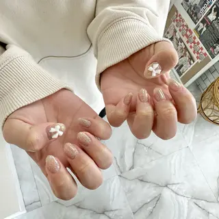 ネイル LAUR Natsukiのネイルデザイン