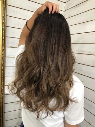 ロング カラー 🦋美髪/エクステ 🦋アベイクミのヘアスタイル