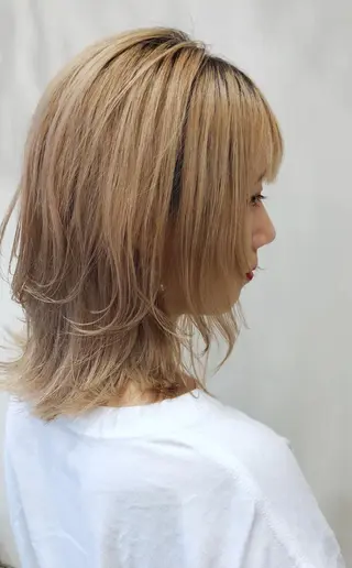 ミディアム 安藤 明日翔のヘアスタイル