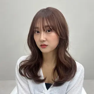 ミディアム カラー Aura所属・丸山 心 / 艶カラーのヘアスタイル