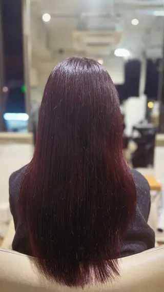 ロング green ueno所属・ウチダ 🦖✨艶カラーのヘアスタイル