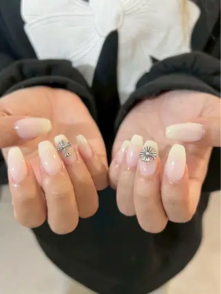 ネイル Kotone ｡:.ﾟஐ⋆*のネイルデザイン