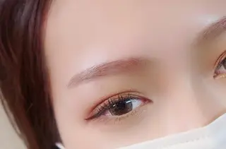 メンズ アイブロウ NAZ eyelash&eyebrow by medical salon所属・NAZ 表参道 Tomokoのマツエク・マツパデザイン