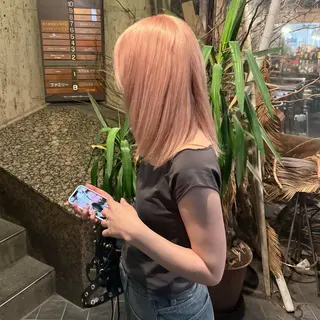 セミロング 艶ハイトーン/ 颯一朗のヘアスタイル