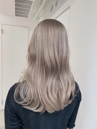 セミロング カラー ヘアアレンジ ネイル マツエク・マツパ ベージュグレージュ 💕しゅーじ💕のヘアスタイル