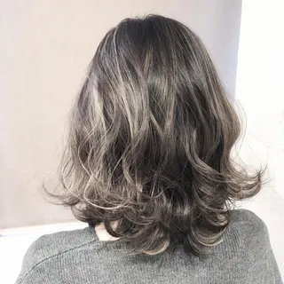 ショート カラー biscohair 髪にドラマを。のヘアスタイル