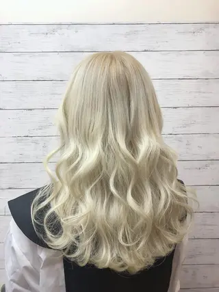 セミロング カラー 韓国ヘア🤍髪質改善 🇰🇷AKANEのヘアスタイル