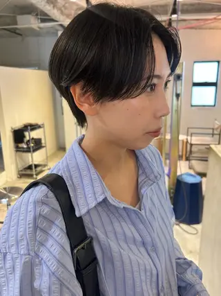 ショート カラー Loom.所属・村上雅人 ナチュラルモードのヘアスタイル