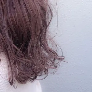 セミロング カラー パーマ ヘアアレンジ メンズ ネイル マツエク・マツパ linette所属・🐩推し活🐩 FUTABA🍒のヘアスタイル