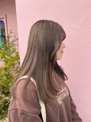 ロング カラー ☘️折戸結菜☘️ ハイトーンカラーのヘアスタイル