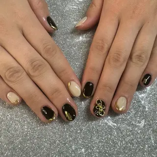 ネイル VIERU 🌈🎀💖のネイルデザイン