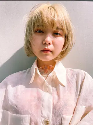 ショート カラー ケアブリーチ/ エクステ/レイヤーのヘアスタイル