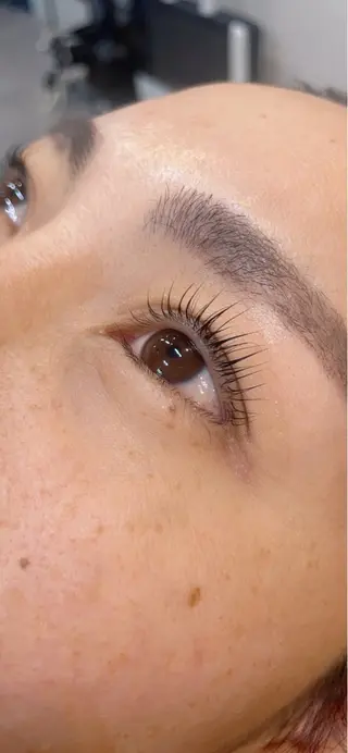 マツエク・マツパ 原 麻耶のヘアスタイル