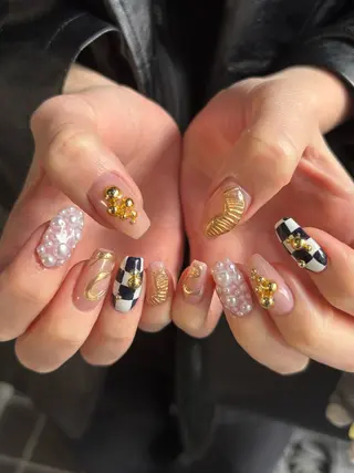 ネイル 🪐富島彩夏 /海外nail🪐のネイルデザイン