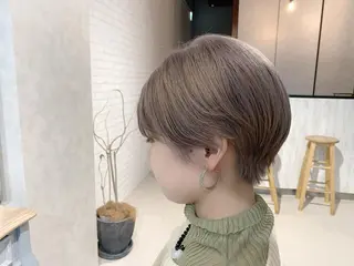 ショート カラー EMANON天神所属・Hitomi Ezakiのヘアスタイル