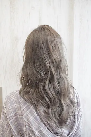 セミロング カラー ハイトーンカラー RYUのヘアスタイル