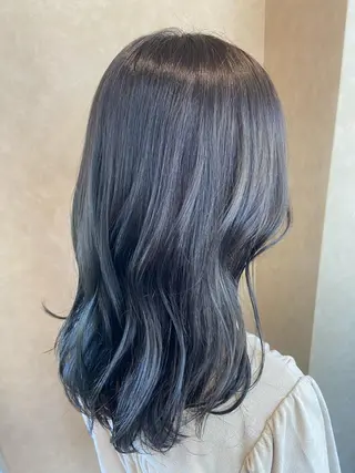 ミディアム カラー 小林 亜紀のヘアスタイル