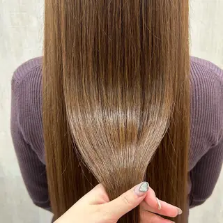 ロング カラー 🫧透け感⋆艶髪💎 山口アヤカのヘアスタイル