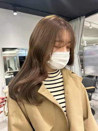ロング 透け感ベージュ /ミハルのヘアスタイル