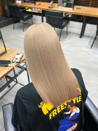 セミロング カラー いろあそび所属・12月限定🉐カット モデル募集🉐のヘアスタイル