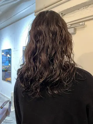 セミロング パーマ ✴︎UNU ✴︎モエカのヘアスタイル