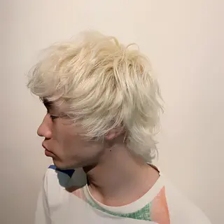 カラー メンズ FLOWERS所属・ウルフ、レイヤー 、メンズカットSHOのヘアスタイル