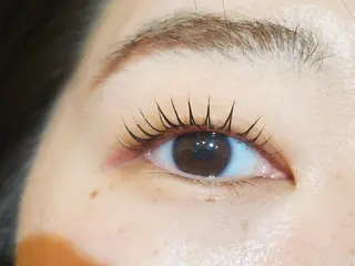 マツエク・マツパ 💜bora .のネイルデザイン