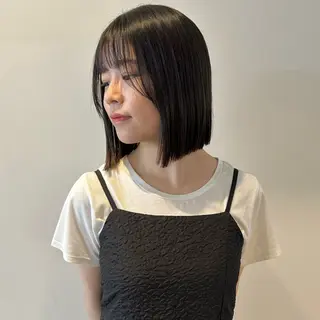 ミディアム カラー nonoka オリーブ/グレージュのヘアスタイル