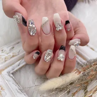 ネイル 🦋ネイルサロン ブラン🌈ゆりのネイルデザイン