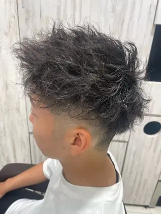 パーマ メンズ EARTH 山﨑龍馬のヘアスタイル