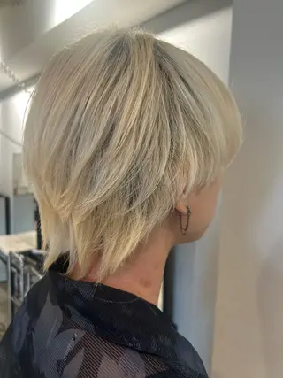 ショート IT by ALBUMあいりのヘアスタイル