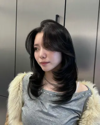 ロング 大人レイヤー/艶髪 🇺🇸TOMONAのヘアスタイル