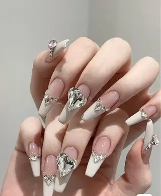 ネイル Mona【パラジェル ・長さ出し専門店】のネイルデザイン