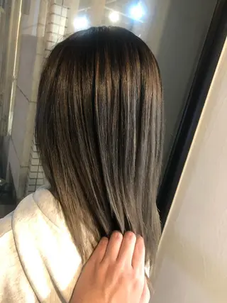 ミディアム カラー 髪質改善&ブリーチ 伊勢 祐一郎のヘアスタイル