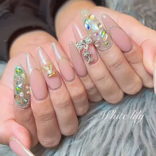 ネイル White lily所属・牧田 雅世のネイルデザイン