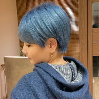 ショート カラー 中山 遥のヘアスタイル