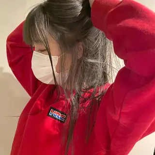 カラー 美髪ストレート 川本雄己のヘアスタイル